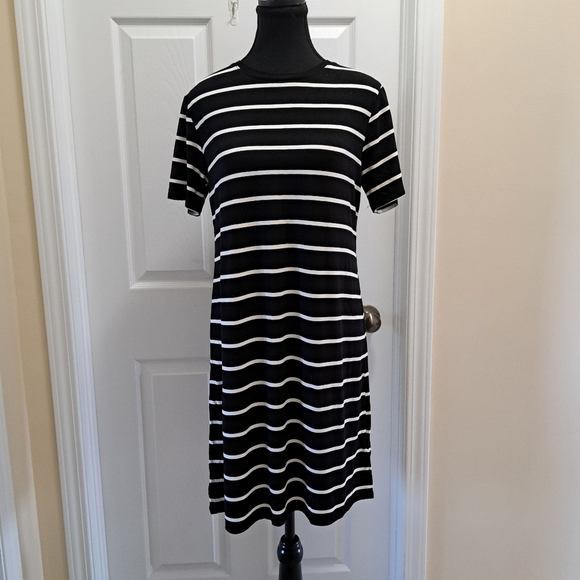 ❤️ BCBGeneration 2 Pack Dresses Black White Striped Solid Women's Medium Dresses - Picture 2 of 16